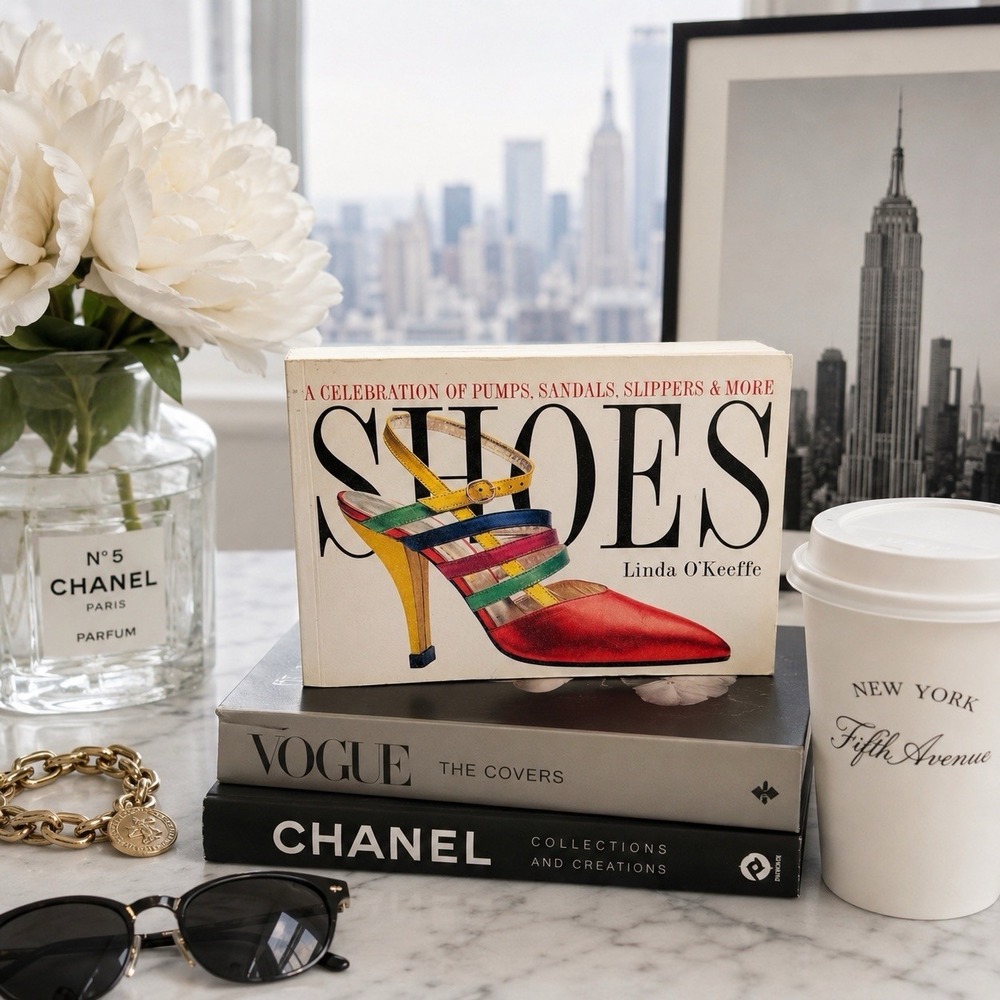 Designer Shoes Fashion History Book Roger Vivier Chanel Blahnik O'Keeffe 1996